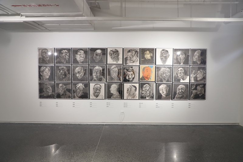 “人間仙境——方力鈞水墨”作品展。實習生 程博源攝