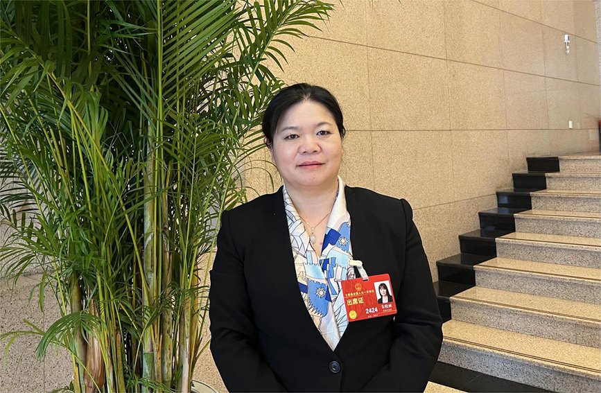 全國(guó)人大代表、西北大學(xué)城市與環(huán)境學(xué)院教授朱曉麗。受訪者供圖