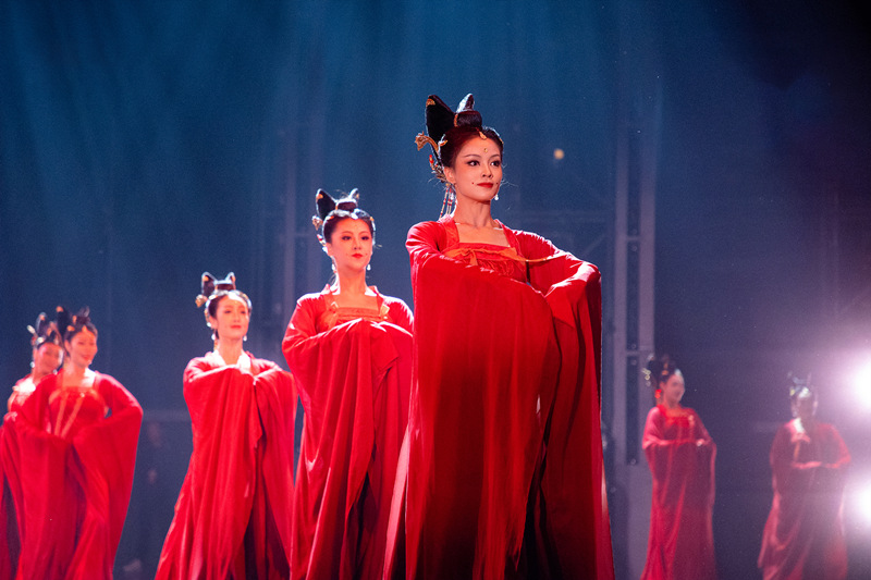 由張藝謀等創(chuàng)作的舞臺劇《無界·長安》作為開幕演出劇目迎來舞臺首秀。陜西省文旅廳供圖