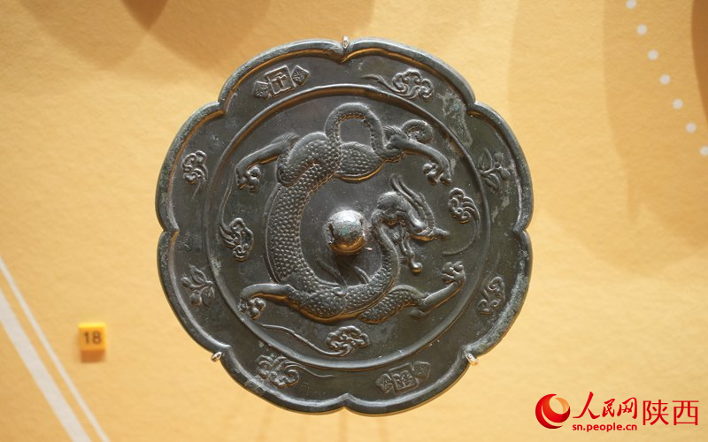 唐代·千秋龍紋鏡。人民網(wǎng)記者 李志強攝