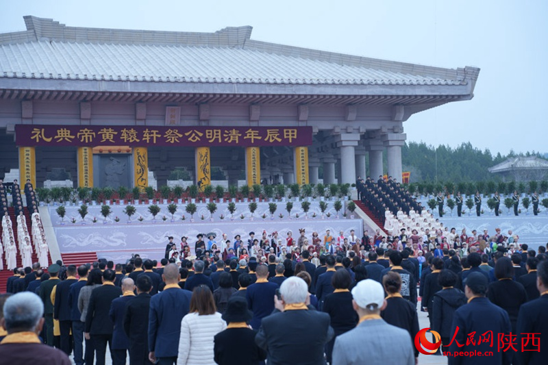 合唱軒轅頌。人民網(wǎng) 黨童攝