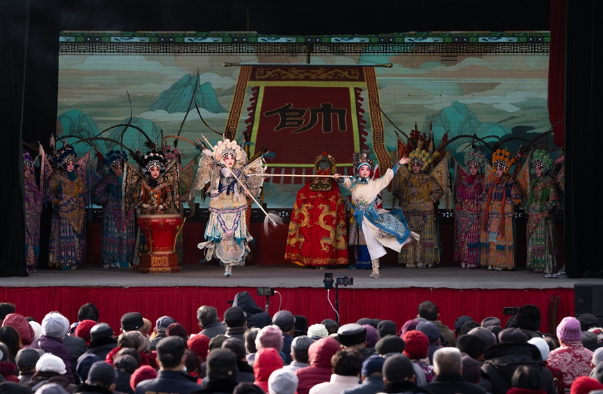 “武戲”燃起現(xiàn)場氣氛。 沈圣哲攝