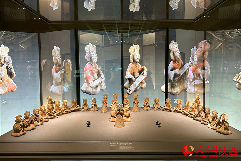 四方館展覽的出土文物。人民網(wǎng)記者 李志強攝