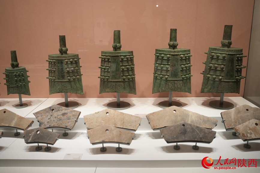 “吉金·中國”展展出的文物。人民網(wǎng)記者 李志強攝