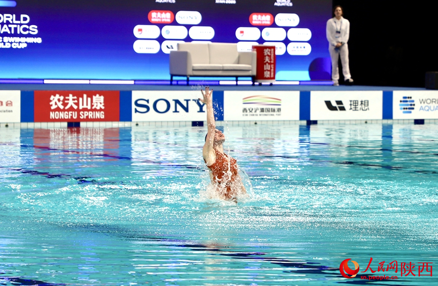 女子單人技術(shù)自選項(xiàng)目比賽現(xiàn)場。人民網(wǎng)記者 鄒星攝