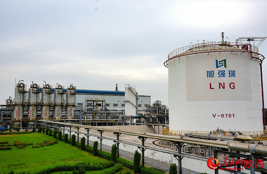陜西旭強(qiáng)瑞清潔能源有限公司年產(chǎn)10萬噸液化天然氣項(xiàng)目現(xiàn)場。人民網(wǎng)記者 孫挺攝
