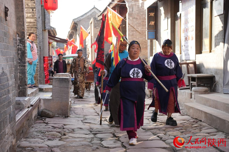 情景劇《分銀盛景》彩排現(xiàn)場(chǎng)。人民網(wǎng)記者 孫挺攝