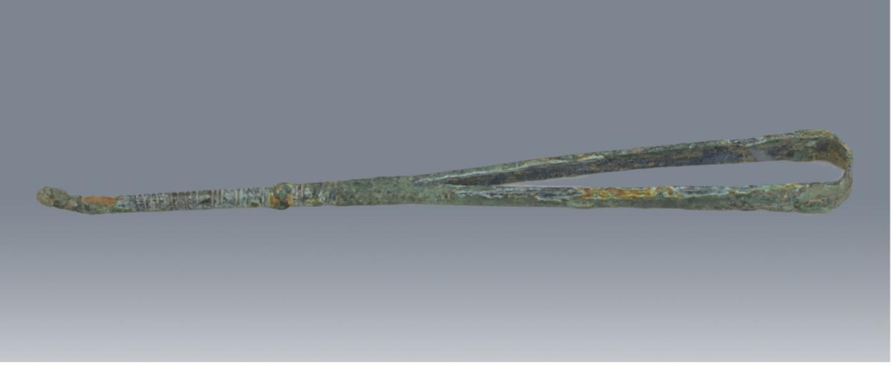 西安唐董韶容墓出土的銅鑷。陜西省考古研究院供圖